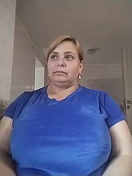 Snapshot of EvaCristal chatting on May 15, 11:28 am EvaCristal online show from May 15, 11:28 am