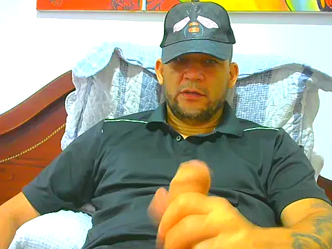 Snapshot of altenori112 chatting on May 8, 1:27 pm altenori112 online show from May 8, 1:27 pm