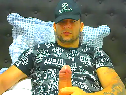 Snapshot of altenori112 chatting on May 28, 12:46 pm altenori112 online show from May 28, 12:46 pm