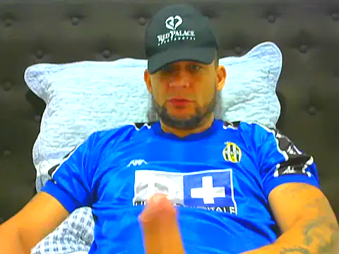 Snapshot of altenori112 chatting on June 3, 1:25 pm altenori112 online show from June 3, 1:25 pm