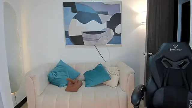 SaraParker  online show from January 6, 1:15 pm