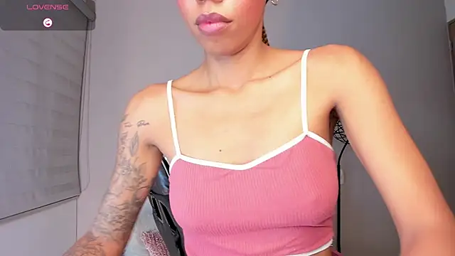 ashley 23  online show from March 10, 4:06 am