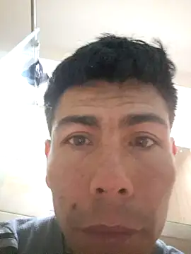 Snapshot of dannnyhot24 chatting on May 27, 3:42 pm dannnyhot24 online show from May 27, 3:42 pm