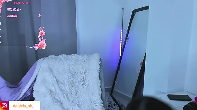 roxy pk  online show from February 3, 7:30 pm