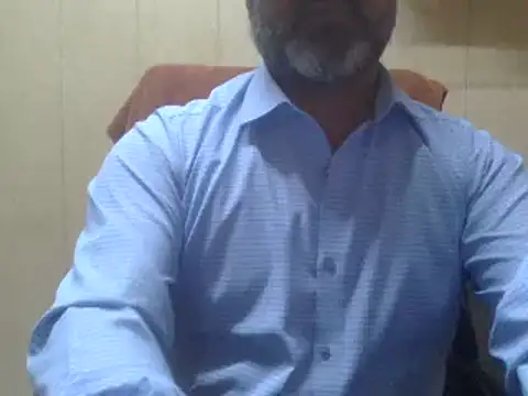 Snapshot of hairymaster95 chatting on January 4, 4:12 am hairymaster95 online show from January 4, 4:12 am