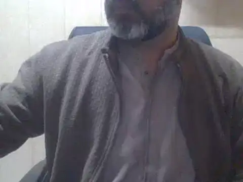 Snapshot of hairymaster95 chatting on January 10, 4:12 am hairymaster95 online show from January 10, 4:12 am