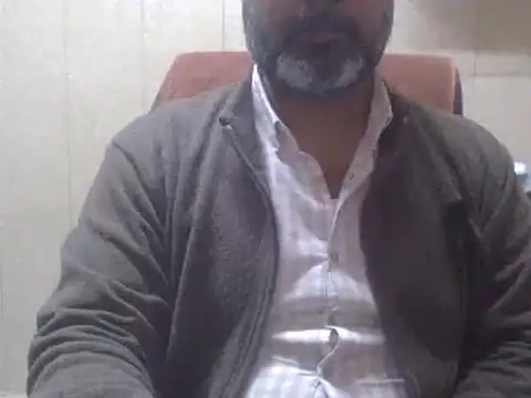 Snapshot of hairymaster95 chatting on January 13, 7:21 am hairymaster95 online show from January 13, 7:21 am