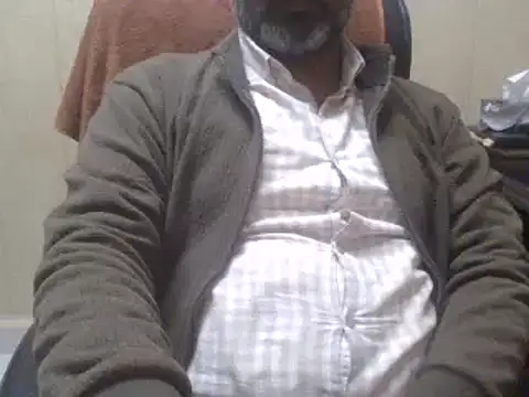 Snapshot of hairymaster95 chatting on January 13, 10:25 am hairymaster95 online show from January 13, 10:25 am