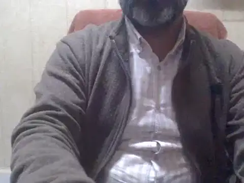 Snapshot of hairymaster95 chatting on January 13, 1:28 pm hairymaster95 online show from January 13, 1:28 pm