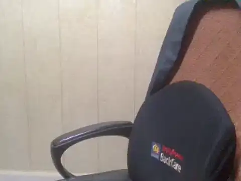 Snapshot of hairymaster95 chatting on January 27, 4:09 am hairymaster95 online show from January 27, 4:09 am