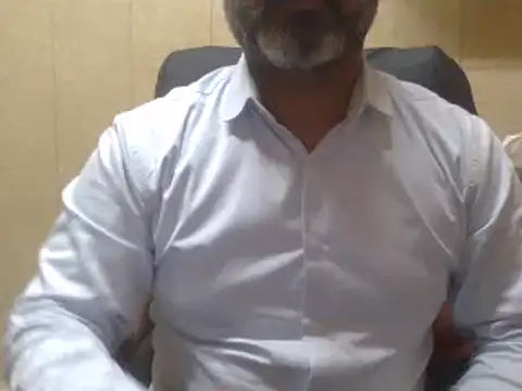 Snapshot of hairymaster95 chatting on January 30, 4:06 am hairymaster95 online show from January 30, 4:06 am