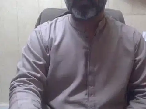 Snapshot of hairymaster95 chatting on February 3, 4:04 am hairymaster95 online show from February 3, 4:04 am