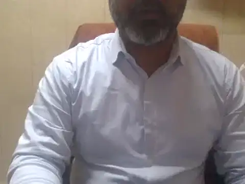 Snapshot of hairymaster95 chatting on February 4, 4:05 am hairymaster95 online show from February 4, 4:05 am