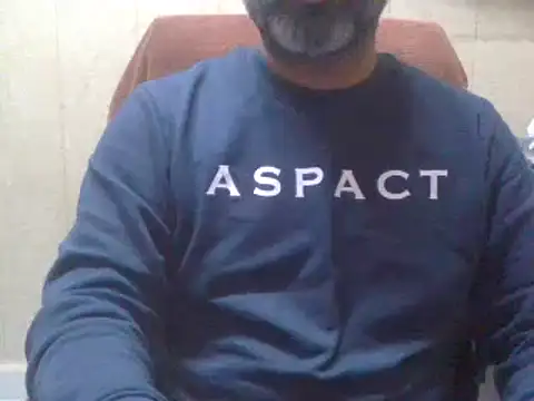 Snapshot of hairymaster95 chatting on February 5, 7:18 am hairymaster95 online show from February 5, 7:18 am