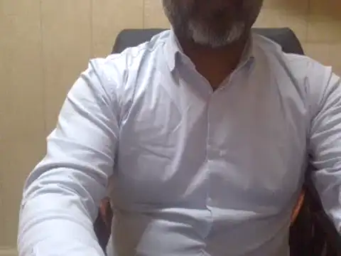 Snapshot of hairymaster95 chatting on February 6, 4:10 am hairymaster95 online show from February 6, 4:10 am