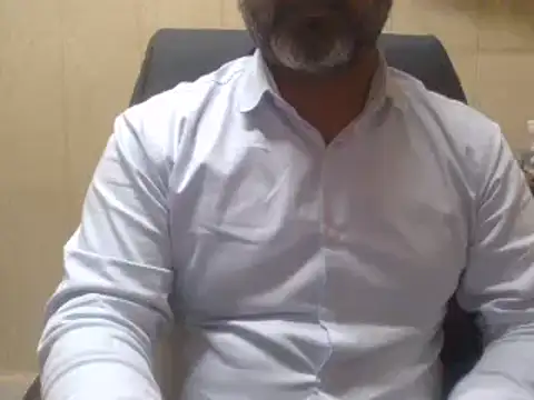 Snapshot of hairymaster95 chatting on February 6, 8:07 am hairymaster95 online show from February 6, 8:07 am