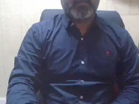 Snapshot of hairymaster95 chatting on February 7, 4:06 am hairymaster95 online show from February 7, 4:06 am