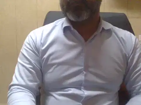 Snapshot of hairymaster95 chatting on February 12, 10:35 am hairymaster95 online show from February 12, 10:35 am