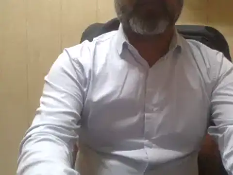 Snapshot of hairymaster95 chatting on February 17, 3:58 am hairymaster95 online show from February 17, 3:58 am