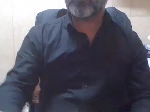 Snapshot of hairymaster95 chatting on February 18, 4:04 am hairymaster95 online show from February 18, 4:04 am