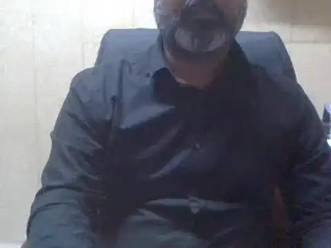 Snapshot of hairymaster95 chatting on February 18, 1:00 pm hairymaster95 online show from February 18, 1:00 pm