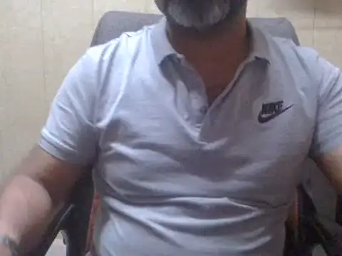 Snapshot of hairymaster95 chatting on February 23, 7:00 am hairymaster95 online show from February 23, 7:00 am