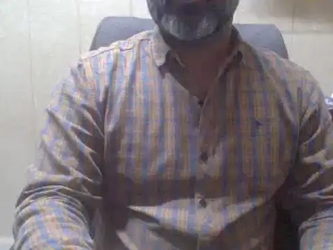 Snapshot of hairymaster95 chatting on February 28, 6:21 am hairymaster95 online show from February 28, 6:21 am