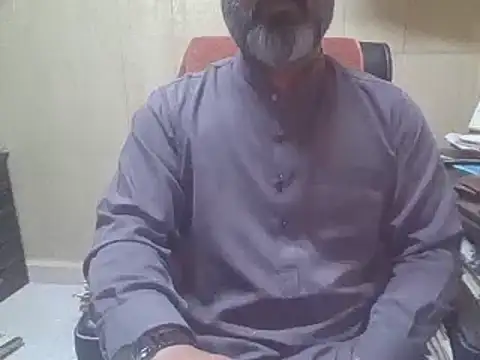 Snapshot of hairymaster95 chatting on October 1, 3:34 am hairymaster95 online show from October 1, 3:34 am