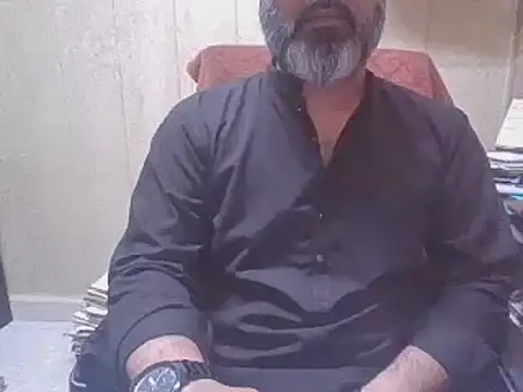 Snapshot of hairymaster95 chatting on October 2, 3:35 am hairymaster95 online show from October 2, 3:35 am