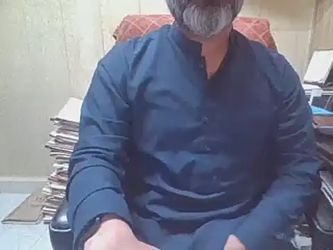 Snapshot of hairymaster95 chatting on October 7, 3:47 am hairymaster95 online show from October 7, 3:47 am