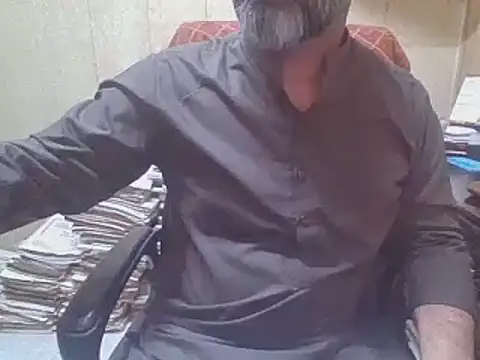 Snapshot of hairymaster95 chatting on October 10, 3:27 am hairymaster95 online show from October 10, 3:27 am