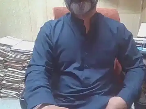 Snapshot of hairymaster95 chatting on October 15, 4:01 am hairymaster95 online show from October 15, 4:01 am