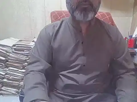 Snapshot of hairymaster95 chatting on October 22, 3:29 am hairymaster95 online show from October 22, 3:29 am