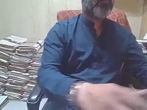 Snapshot of hairymaster95 chatting on October 28, 3:54 am hairymaster95 online show from October 28, 3:54 am