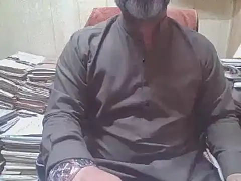 Snapshot of hairymaster95 chatting on November 1, 4:25 am hairymaster95 online show from November 1, 4:25 am