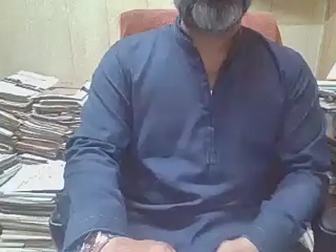 Snapshot of hairymaster95 chatting on November 3, 4:25 am hairymaster95 online show from November 3, 4:25 am