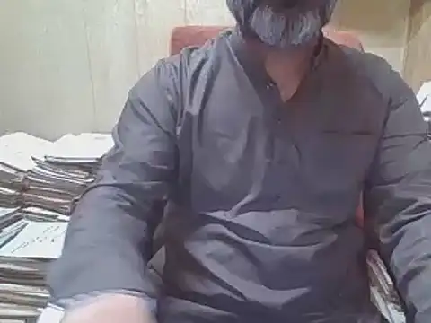 Snapshot of hairymaster95 chatting on November 6, 4:13 am hairymaster95 online show from November 6, 4:13 am