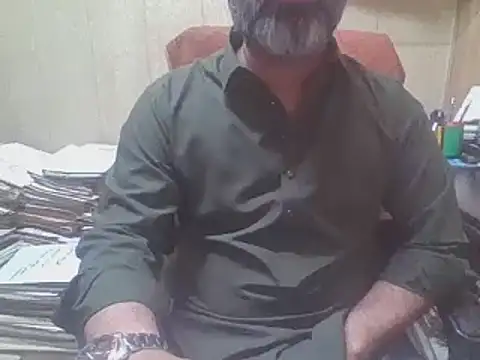 Snapshot of hairymaster95 chatting on November 7, 4:12 am hairymaster95 online show from November 7, 4:12 am