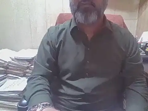 Snapshot of hairymaster95 chatting on November 8, 5:51 am hairymaster95 online show from November 8, 5:51 am