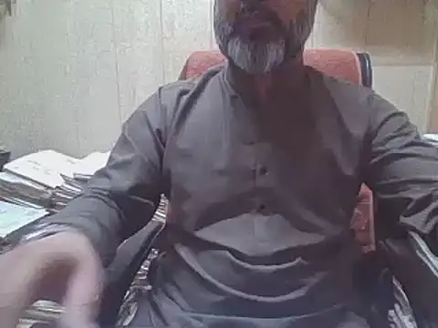 Snapshot of hairymaster95 chatting on November 13, 4:44 am hairymaster95 online show from November 13, 4:44 am