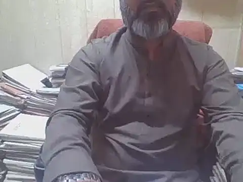 Snapshot of hairymaster95 chatting on November 15, 6:55 am hairymaster95 online show from November 15, 6:55 am