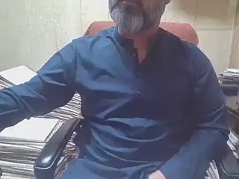 Snapshot of hairymaster95 chatting on November 17, 4:07 am hairymaster95 online show from November 17, 4:07 am