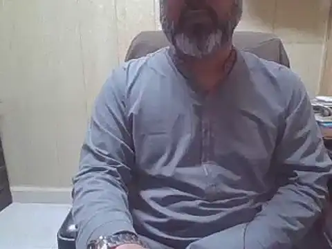 Snapshot of hairymaster95 chatting on November 27, 4:58 am hairymaster95 online show from November 27, 4:58 am