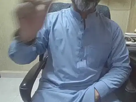 Snapshot of hairymaster95 chatting on December 15, 4:17 am hairymaster95 online show from December 15, 4:17 am