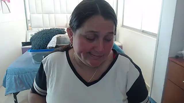 Snapshot of Kerly_Doll chatting on May 25, 7:42 pm Kerly Doll online show from May 25, 7:42 pm