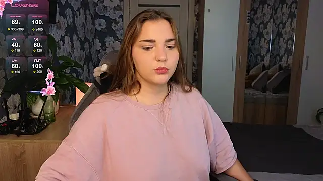  momiji  online show from October 2, 10:33 am