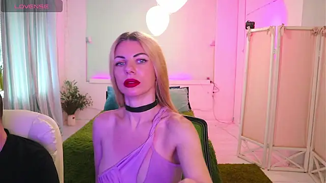 Snapshot of AlisaAleksandr chatting on June 15, 11:01 am AlisaAleksandr online show from June 15, 11:01 am