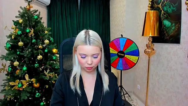 Snapshot of EnergyBunny_1 chatting on December 28, 2:22 am EnergyBunny 1 online show from December 28, 2:22 am