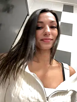 Snapshot of _MiaQueen_ chatting on October 4, 7:23 pm MiaQueen online show from October 4, 7:23 pm