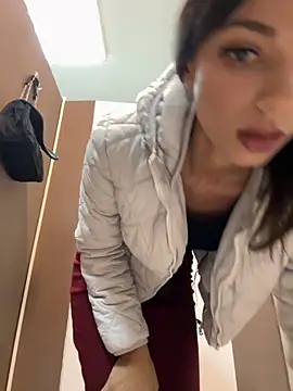 Snapshot of _MiaQueen_ chatting on October 31, 9:49 pm MiaQueen online show from October 31, 9:49 pm